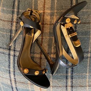 Versace tribute collection Medusa pumps, 39